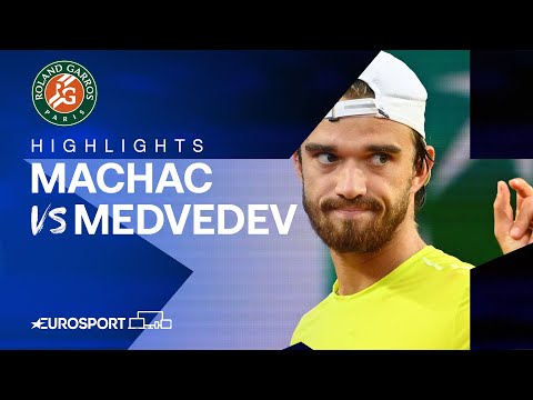 Tomas Machac vs Daniil Medvedev | Round 3 | French Open 2024 Highlights 🇫🇷