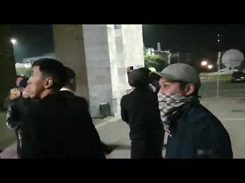 Разгон митинга в Бишкеке. Нападение на милиционера