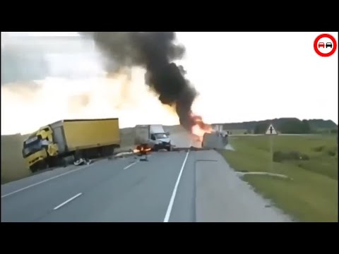 Страшные аварии и ДТП на скоростных магистралях мира. ВАЖНО: СМОТРЕТЬ ВНИМАТЕЛЬНО ДО КОНЦА!!!