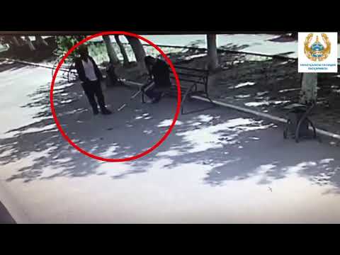Ограбление слепого мужчины попало на видео в Таразе