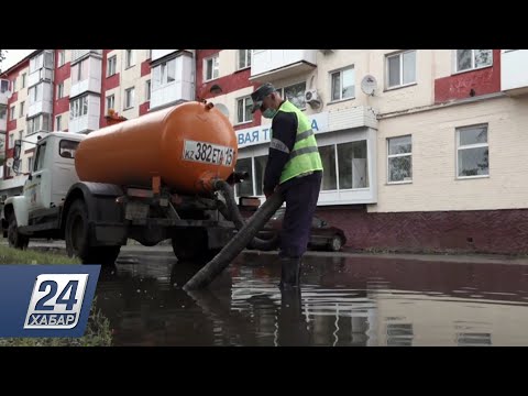 Улицы Петропавловска превратились в одно большое озеро