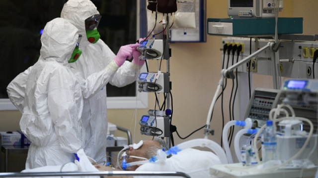 В больницы Нур-Султана поступает по 500 человек в день, каждый второй — с пневмонией