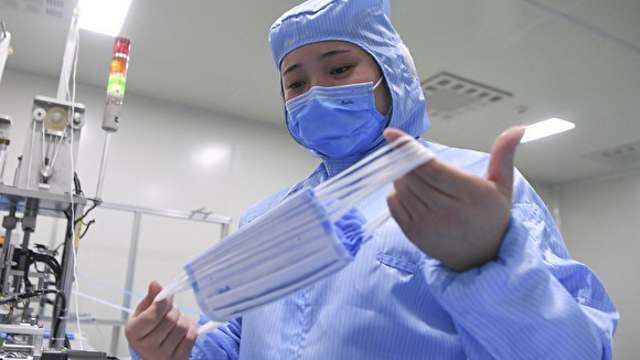 Казахстанка пожаловалась на боли в пояснице — у нее выявили коронавирус