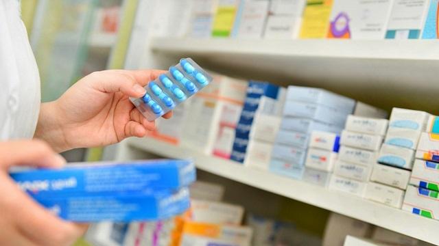 Почему в аптеках покупателю предлагают дорогие лекарства