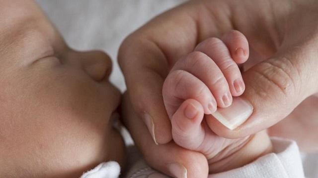 Казахстанка обвинила врачей в смерти новорожденной дочки