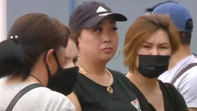 Видео: Костанайских пассажиров рейса Алматы — Сеул не выпустили за границу