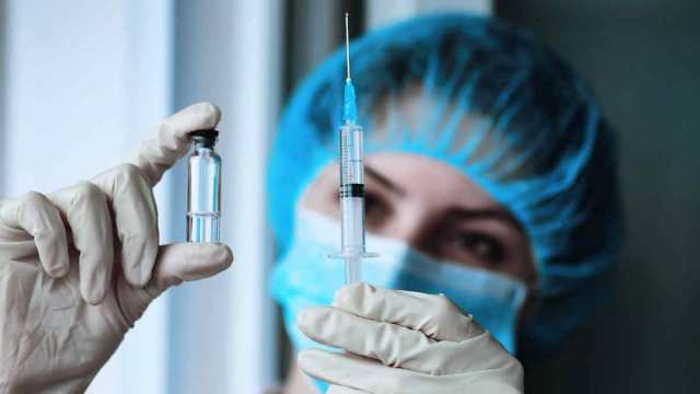 Для вакцинации все желающие могут обратиться в свои поликлиники