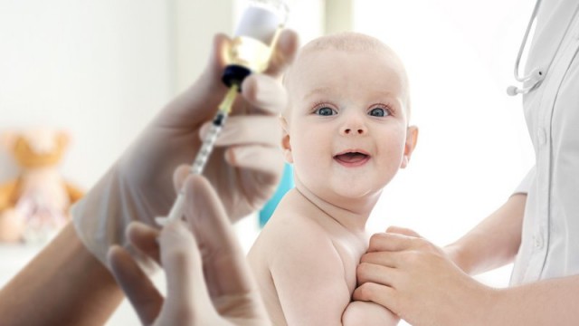 Родители, отказываясь от вакцинации, ограничивают права ребенка — Елжан Биртанов