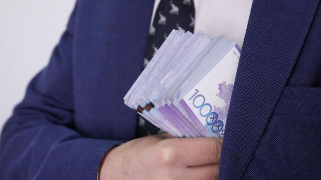 Средняя зарплата в Казахстане превысила 340 тысяч тенге