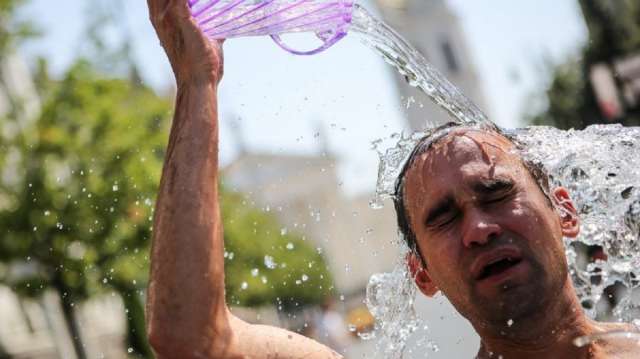 О сильной жаре в Костанайской области предупредили синоптики
