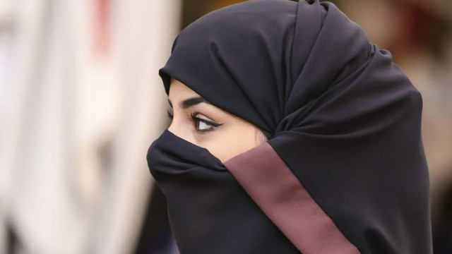 «Я рада, что прозрела»: Женщина рассказала, как надела хиджаб и стала второй женой в Казахстане