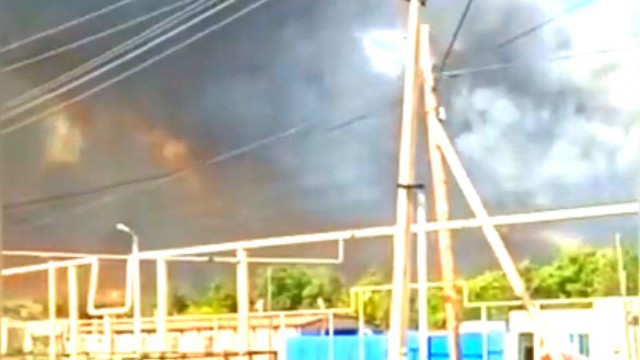 Видео: Сильный пожар произошел в пригороде Костаная