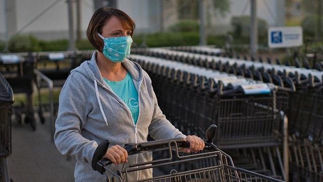 «Нужда заставила»: Казахстанка вынесла продукты из супермаркета на полмиллиона тенге