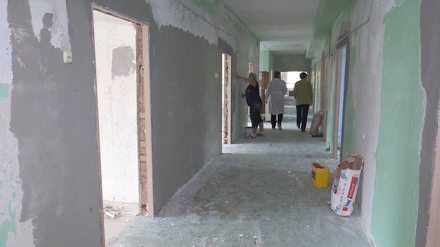 В отделении реабилитации детской облбольницы Костаная делают ремонт