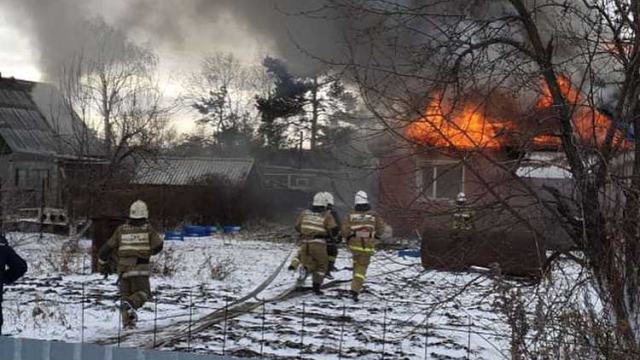 20 огнеборцев тушили пожар в частном доме Костаная