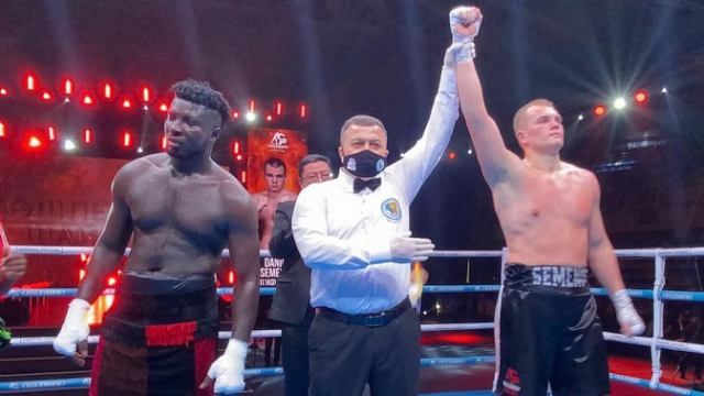 Костанаец Данила Семёнов одержал победу на профи-ринге над боксёром из Ганы