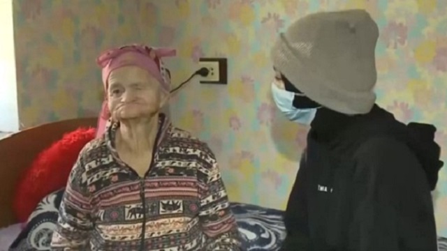 80-летнюю казахстанку из Центра социальной адаптации забрали в семью