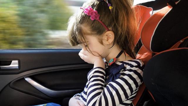 Что делать, если ребенка укачивает в транспорте?