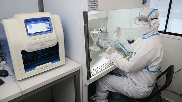 В Костанайской области начал работу мобильный лабораторный комплекс по исследованию проб на ковид