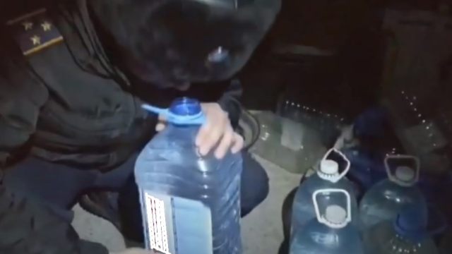 Мужчина продавал нелицензионный спирт в Костанае