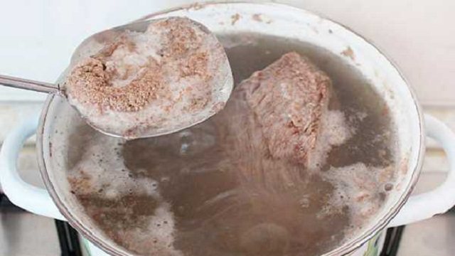 Житель Карагандинской области украл у соседки кастрюлю с мясом