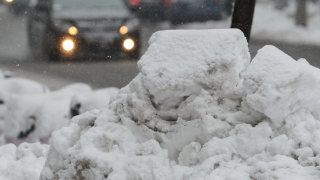Когда уберут снег с улиц и дорог в Костанае — видео