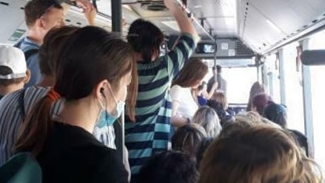 Давку в переполненном автобусе Костанай-Рудный сняли на видео