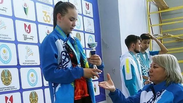 Медали чемпионата Казахстана везут юные бадминтонисты Костаная