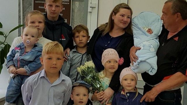 Мать 10 детей объявила о разводе с мужем после 14 лет брака