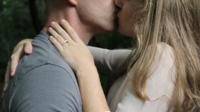 Почему мужчины и женщины относятся по-разному к поцелуям