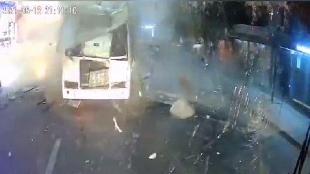 Взрыв автобуса на остановке в Воронеже. Есть пострадавшие
