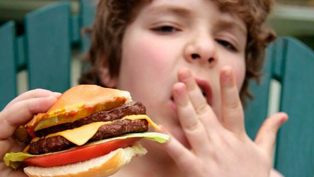 Рост ожирения среди детей зафиксирован из-за ковидной пандемии