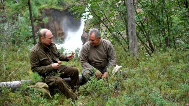 Владимиру Путину — 69! Как проходили дни рождения главы России