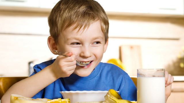 Что категорически нельзя есть на завтрак детям и взрослым?