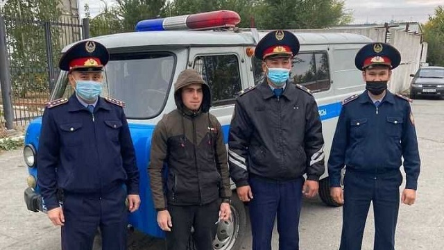 Полицейские Тобыла оказали помощь водителю после ДТП