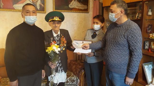 Костанайскому ветерану-пограничнику Андрею Шарову — 95 лет!