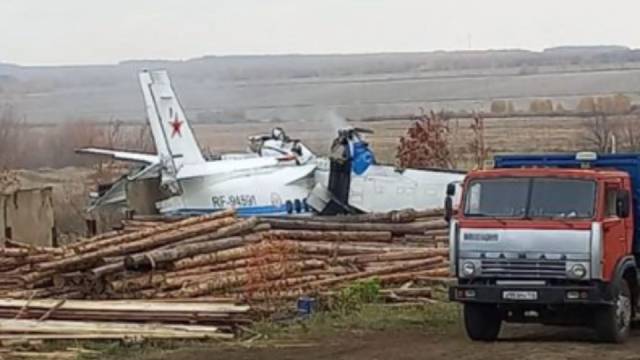 Самолет с 23 пассажирами на борту потерпел крушение в Татарстане