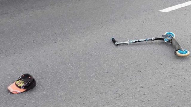«Сажать на кол!» Нелюдь жестоко избил мальчика на улице в Таразе