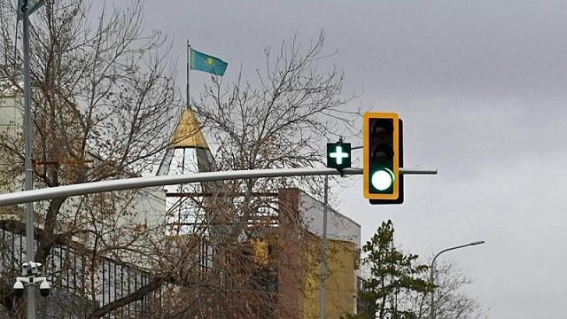 «Теперь зелёные»: На светофорах Нур-Султана появились «плюсы»