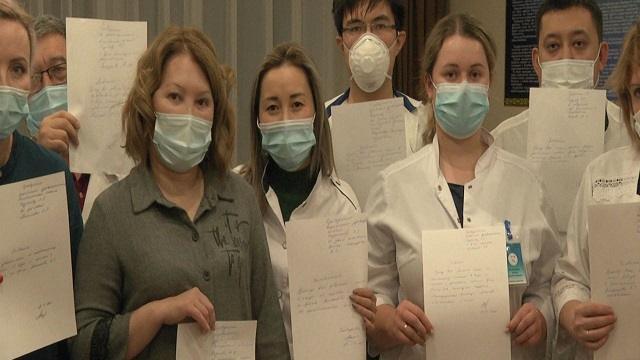 «Верните главврача»: 40 медиков в Кокшетау грозят увольнением