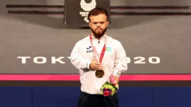 Парапаурлифтер из Казахстана Давид Дегтярев стал чемпионом мира