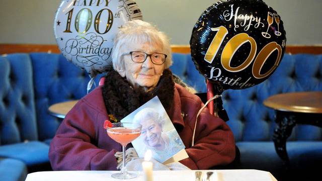100-летняя дама поделилась секретом своего долголетия