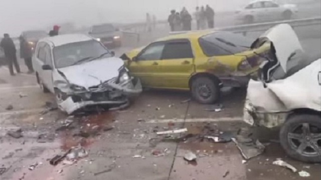 17 авто пострадали в массовом ДТП на трассе в Алматинской области