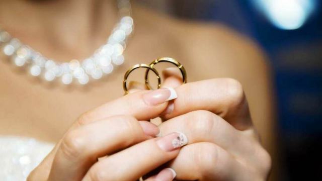 27-летняя девушка вышла замуж за отца своего бывшего парня