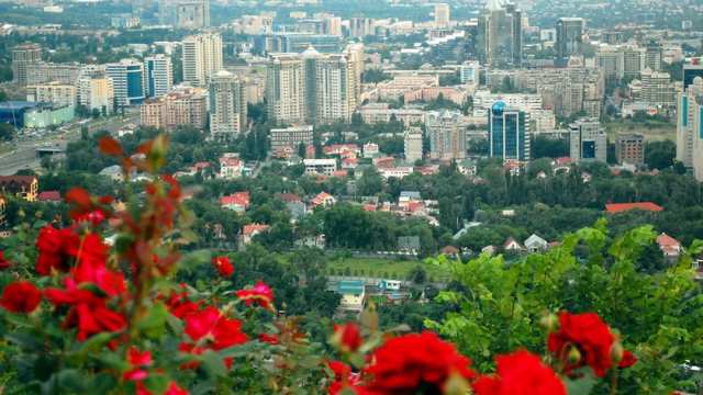 Крупный ресторан сносят в микрорайоне Акжар в Алматы