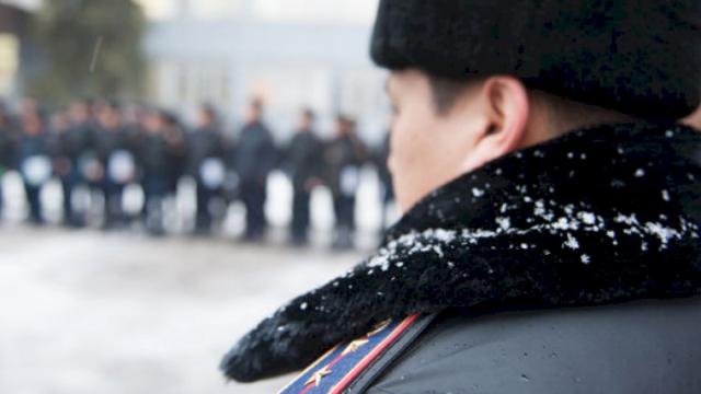 Видео: Полицейские продолжают работать в усиленном режиме
