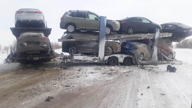 Автовозы с иномарками не доехали до конечного пункта в Казахстане