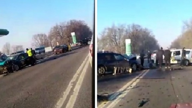 Патрульное авто попало в массовое ДТП в Алматинской области
