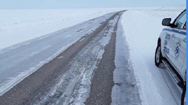 Сельчане жалуются на ледяное покрытие трассы Костанай — Введенка