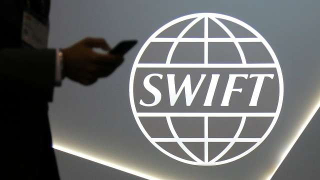 Россию отключили от SWIFT: чем грозит ей эта изоляция